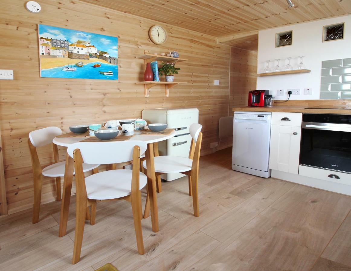 Scandi Cabin On A Hill, With Stunning Panoramic Views Ludgvan Εξωτερικό φωτογραφία